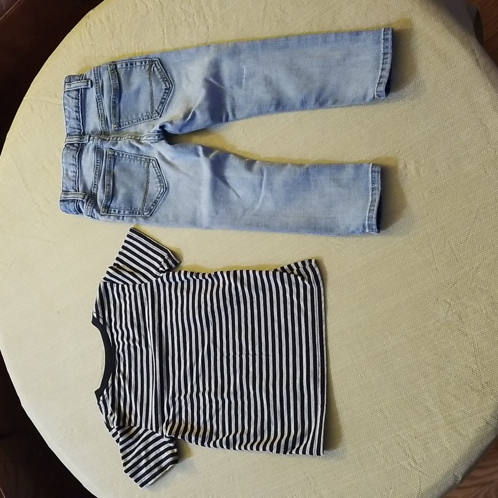 ❣5 for $25 Sale❣ Distressed Jeans and T- Shirt - Picture 2 of 9